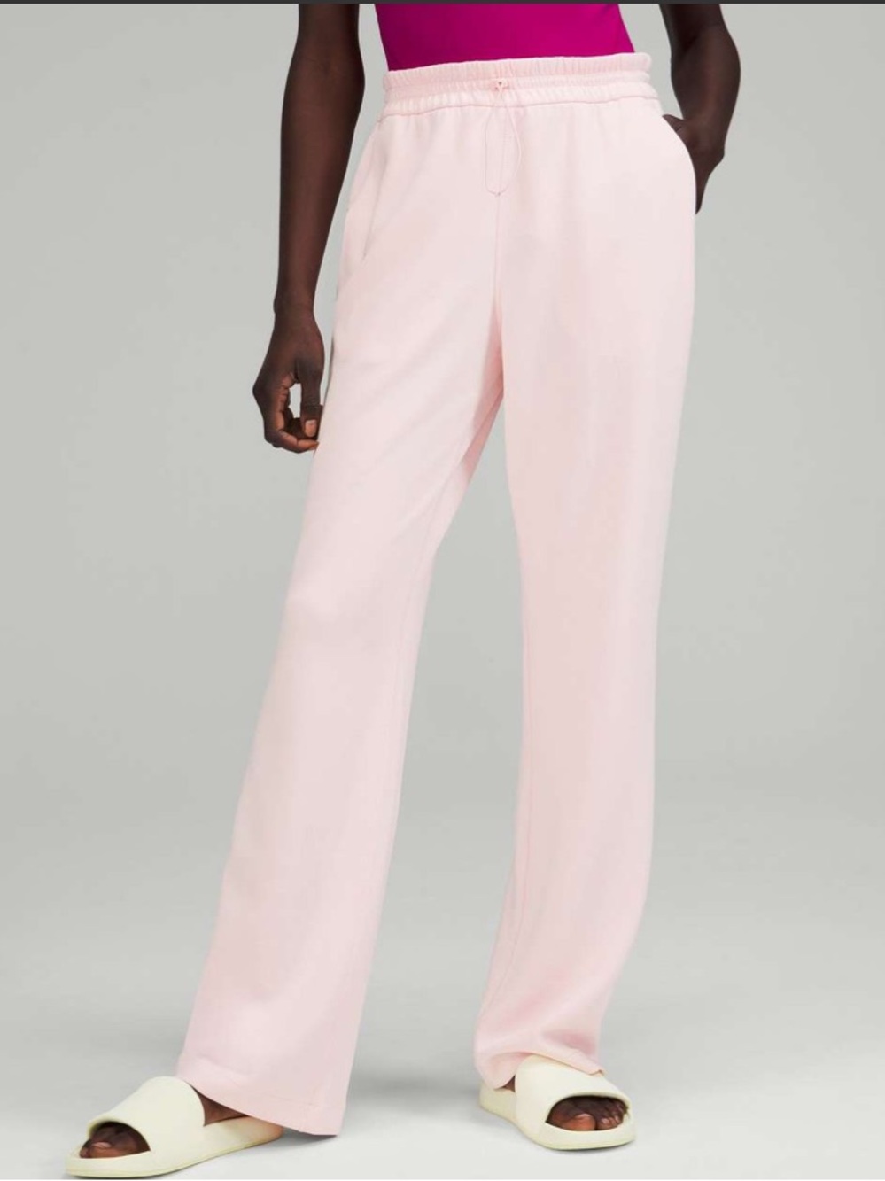Lululemon Softstreme High-Rise Pant
Strawberry Milkshake 4